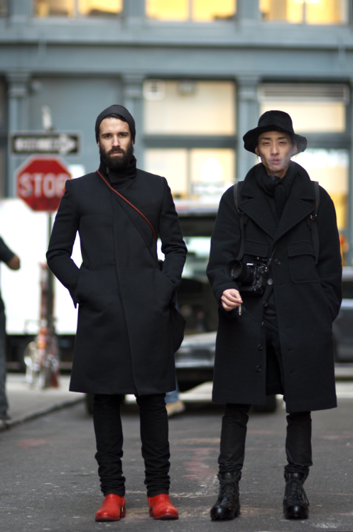 brycity: name : Adam Katz Sinding (Left)occupation : Le 21èmecoat, boots : Ca