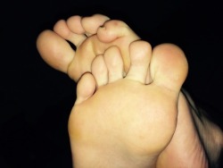 feetgirly94:  Soft feet 👣