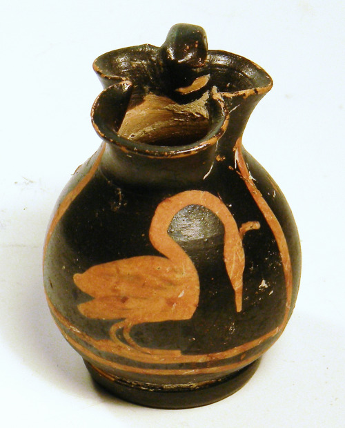 rodonnell-hixenbaugh:Apulian Xenon Ware Miniature Trefoil OinochoeAn ancient Apulian Greek Xenon war