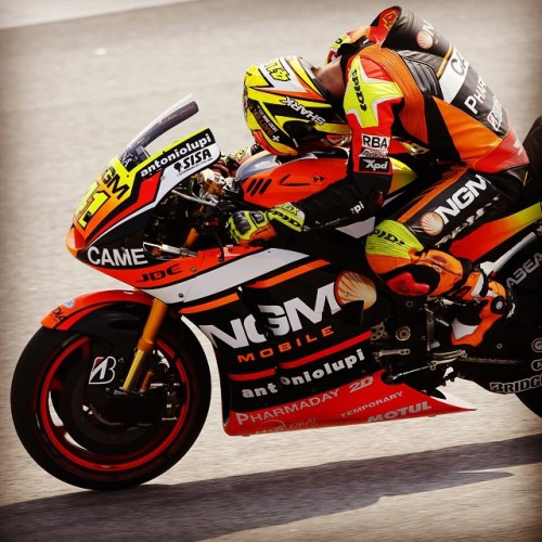 metalicr:  @aleixespargaro | #MalaysianGP | #MotoGP | FP3 by motogp http://ift.tt/1w2LBDY 