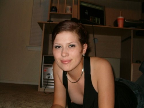 More nip slips and pussy slips pics at http://pussyslip.tumblr.com/