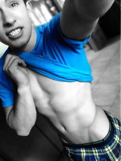 waistbandboy:  gymnastkid589:  Instagram: gymnastkid589  Nice to see my favorite gymnast posting another waistband shot! Very sexy Anthony!!