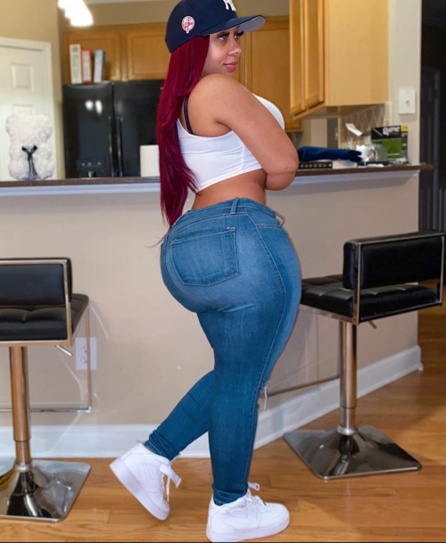 nextlevel209:princejazziedad:DeliciouslySexy Luscious Scrumptious BootiDelicious