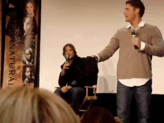 nothingidputbeforeyou:  Jensen crashing Jared’s panel and stealing his hat at ChiCon