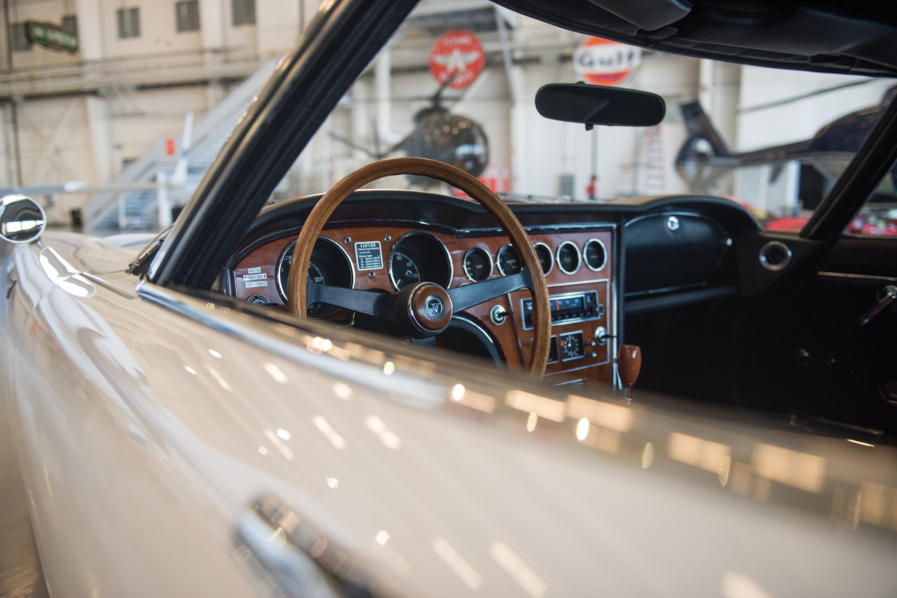 chromjuwelen:  1967 Toyota 2000GT. Via @silodrome. 