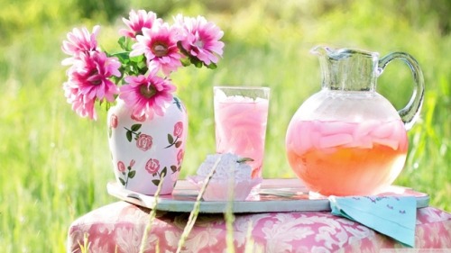 Ice Cold Pink Lemonade