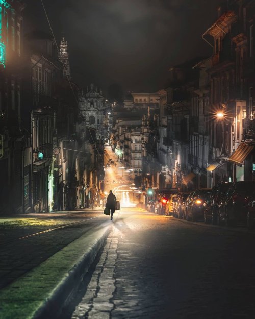 cafeinevitable:A Night in PortoPortugalph. qs.street