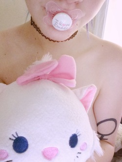 sluttypincess:daddy got me new pacis last