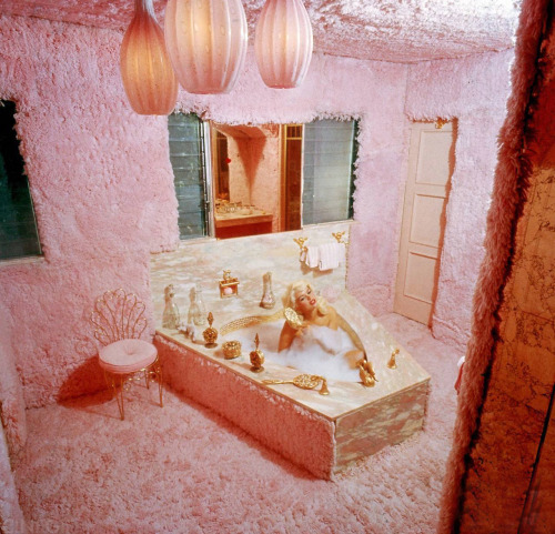 cinegif:Jayne Mansfield in her heart shaped bathtub at her Pink Palaceat 10100 Sunset Boulevard. 