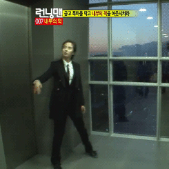 mongji-fan:   JiHyo and her younger sisters~  When they are hurt she hugs &amp;