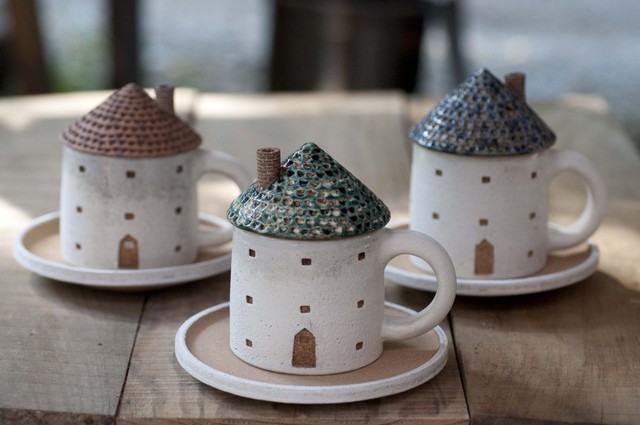 thewinterotter:  sosuperawesome:   Mug houses by forest-seed on iichi  • So Super