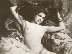 madivinecomedie:  Nude attributed to Léopold Reutlinger 1890