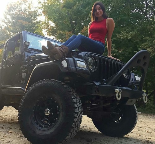 briguyflorida: Sexy Jeep girl Nicole