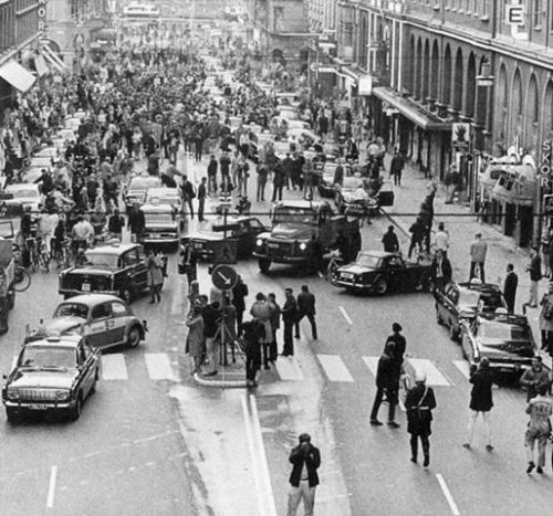 The day driving sense changed from left to right… Sweden 1967.