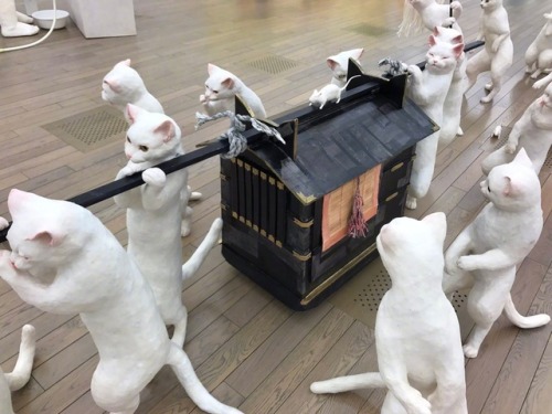 oni-queen: taishou-kun: Sugiyama Airi 杉山愛莉 Royal cats procession 大猫行列 - Gomidai Exhibition 五美大展 - Jo