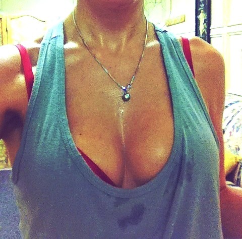 twohornygirls: Werrrrkin up a sweat. glad you’re both back!  ;-)  Hot cleavage