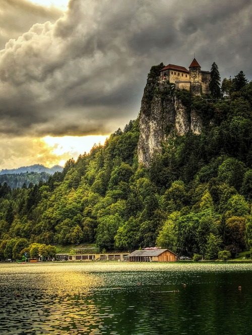 breathtakingdestinations: Bled Castle - Slovenia (by Vicente Villamón) 
