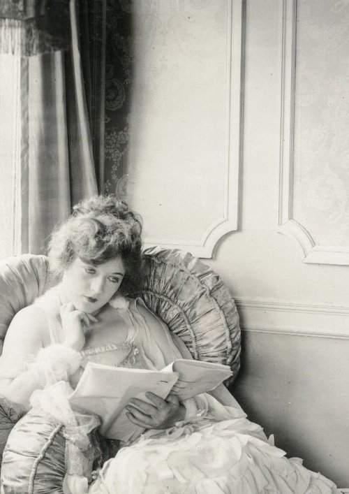 Porn Marion Davies reading a script in her dressing photos
