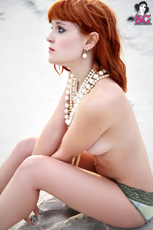 suicidegirls-southafrica:  Lunar Suicide  Photographer: Talamia For more South African SuicideGirls You love these Hopeful Suicide Girls ? help them to become “PINK” on the SG website ;) 