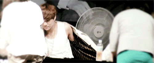 kxixrrhea:  i have never in my life seen kai struggle to take an article of clothing