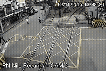 gifsboom:  Old man doesn’t care. [video] 