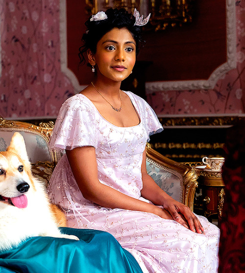 diversehistorical: Simone Ashley as Kate Sharma and Charithra Chandran as Edwina Sharma in Season 2 