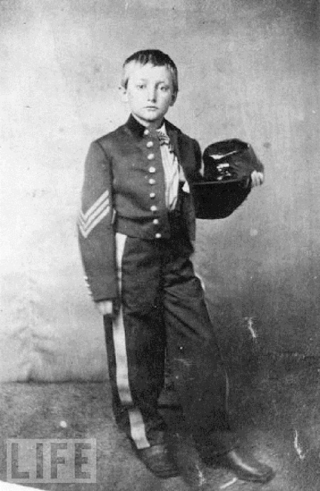 vintageeveryday:  Portraits of John Clem, who was 12 years old when he became a Civil