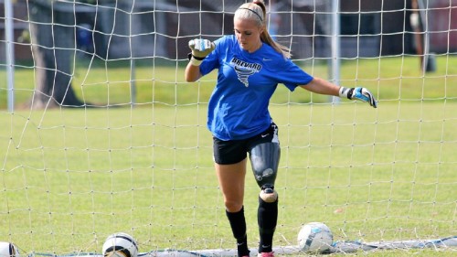 oats-n-whoas:  runningtheremedy:  blondebarbells:  lawgirlrunning:  unusual-passions:  Badly injured at a fundraising car wash. Lost leg but returned to soccer and is now playing at the college level.  BAD. ASS. Tears in my eyes a little. Good reminder