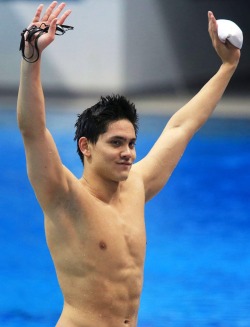 dudes-with-yummy-armpits:  ​Joseph Schooling 