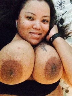 bat-bigasstitties:  I really would like to suck on these titties here @dyoung82