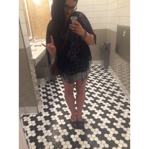 When you’re really not #NativeAmerican but you dress #BoHo anyways ✨ #racheldolezal  (at Garden State Plaza)