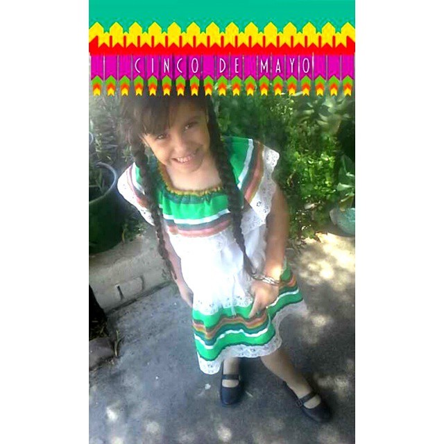 Mi chiquita looked beautiful as always!! Feliz dia raza. #XicanasOrgullosas #CulturaBella