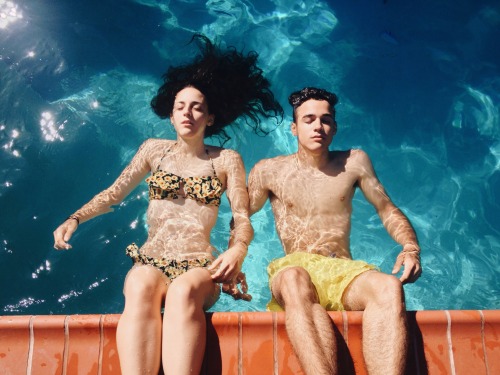 northglow:  catalogue looking photo of my perfect siblings by me