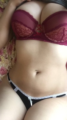 hislittlekittenprincess:  kik: thelittlemermaid6661