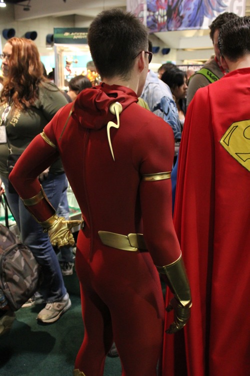 theflashspandex:  jcl38:  Omg I need to start going to these.  That Flash is hot! 