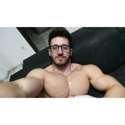 instagentlemen:  Domingão Relax… 🙈😉👓🏠