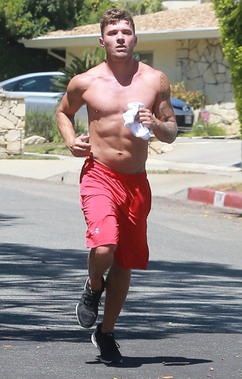 texxxas210:  Ryan Phillippe @ the age of 40.  