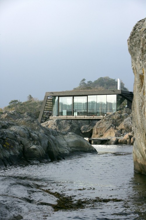 utwo:  Norwegian Coast Modern Home© lund hagem  @empoweredinnocence 