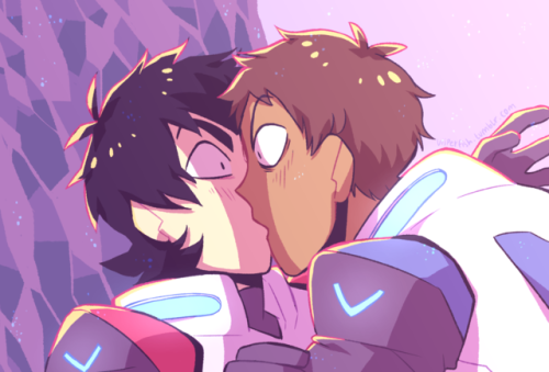 viiperfish:I needed to draw some silly klance to relieve uni stress~