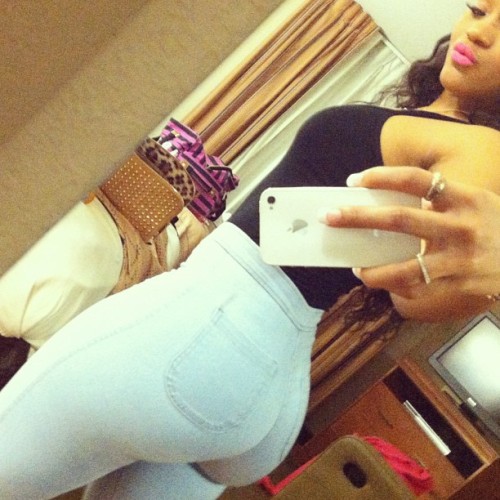 dalandofmilkandhoney:   Lira Galore