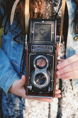 a-lovely-cup-of-jo:  rolleiflex by millie