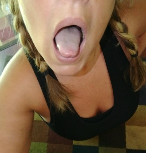 XXX wifewantsbd:  hypnoeyes9:  Tongues out Thursday photo