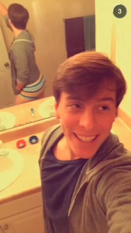 thatsthat24:male-celebs-naked:Thomas Sanders- VinerI was told I was featured on a “naked celebs” blo