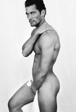 estilofashionable:  David Gandy goes nude for Mario Testino’s Towel Series.