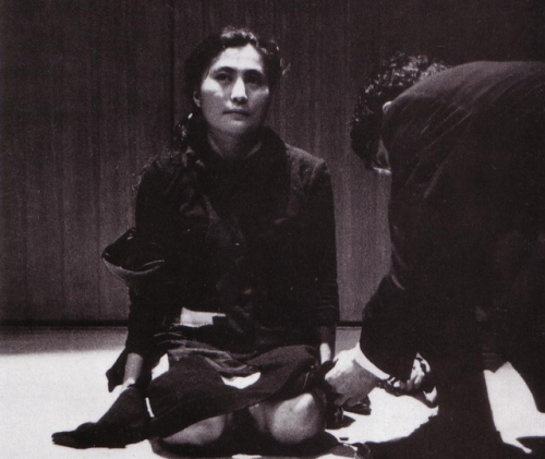 arterialtrees: Yoko Ono Cut Piece 1965 In this performance Ono sat on a stage and invited the audience to approach her and cut away her clothing, so it gradually fell away from her body. Challenging the neutrality of the relationship between viewer and