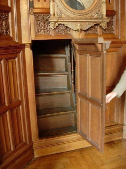 armindoc:morethanthestars:sixpenceee:A hidden staircase leading to a secret room inside a 19th centu