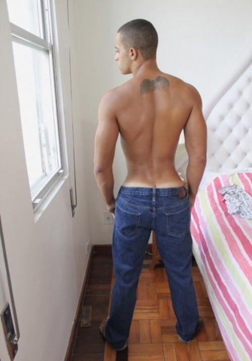 13-inches:  houseofcakez:  dopeboyshit:  He can get it anytime. http://dopeboyshit.tumblr.com/submit  Houseofcakez.Tumblr.Com  Hello