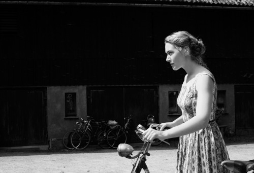 bikesbabes:  Kate Winslet, “The Reader”, Kirnitzschtal, Germany, 2008 by Brigitte Lacombe