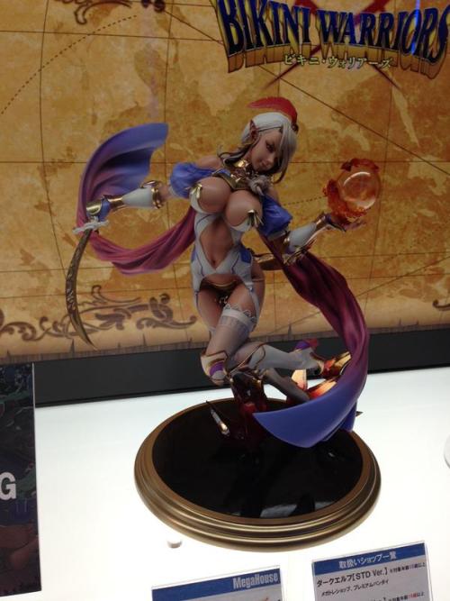 figurenews:  【メガホビEXPO2015春】ビキニ・ウォリアーズ「ダークエルフ」フィギュア彩色原型、「ファイター」「パラディン」原型も公開 : figure news