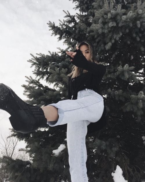 justaquietriot: //collapse my veins wearing beautiful shoes// instagram:@kathrynnobvious follow my i